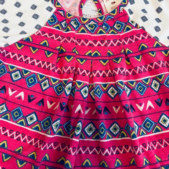 Pink and white geo top with jean colored leggings - Picture 2 of 4